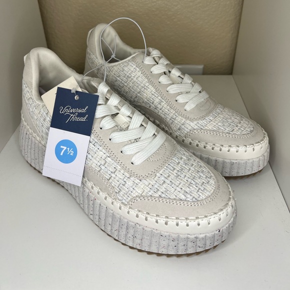 Universal Thread White Persephone Sneakers 7.5 - Picture 3 of 7